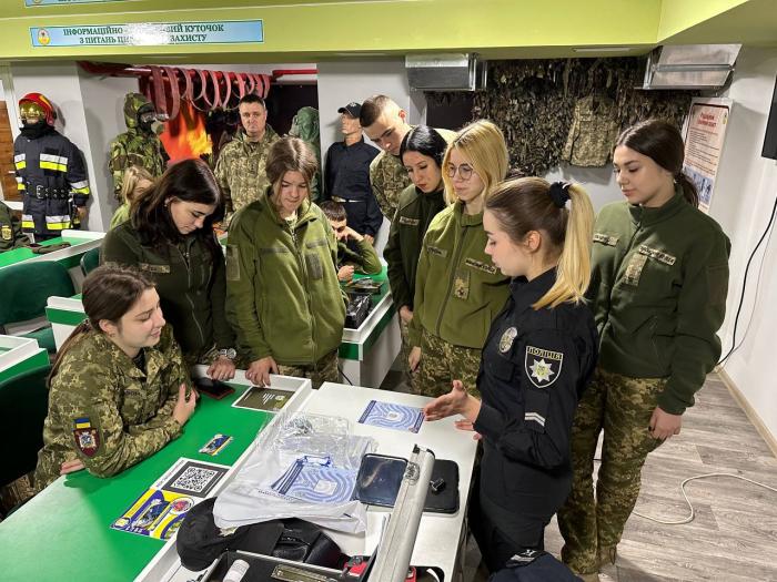 Випускників коледжу ознайомили з професією слідчого