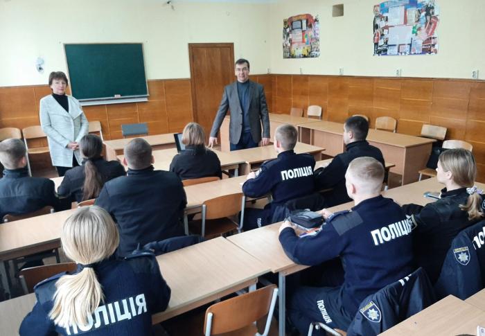 Causes of violence were the topic of a meeting of the scientific circle