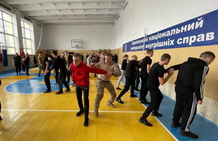 Бінарне заняття з відпрацювання способів затримання та супроводу