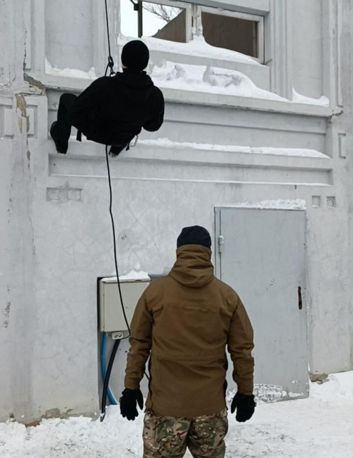 Бінарне заняття з працівниками полку поліції особливого призначення