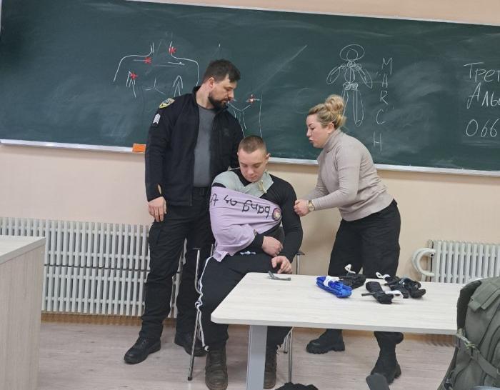 Оволодіння навичками надання домедичної допомоги