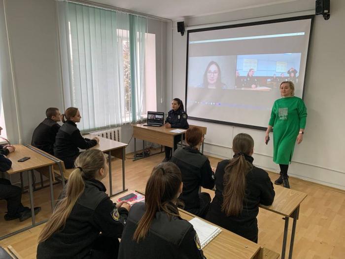 Бінарне заняття з курсантами – майбутніми психологами