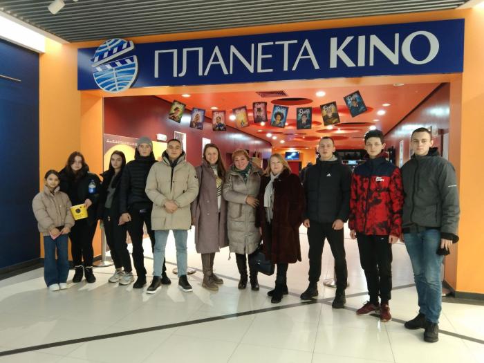 Перегляд української художньої стрічки «Мій карпатський дідусь»