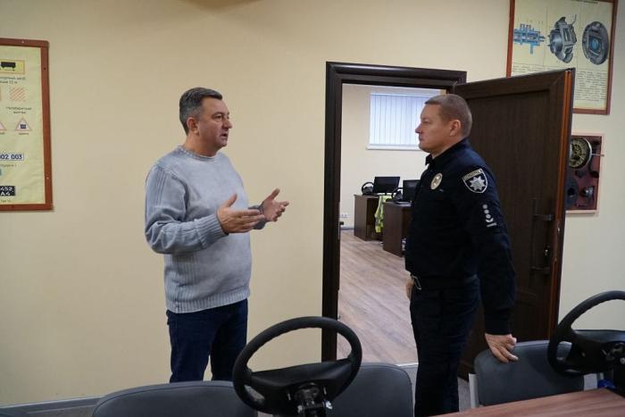 Проректор ХНУВС Сергій Бортник обговорив нагальні питання діяльності Автошколи