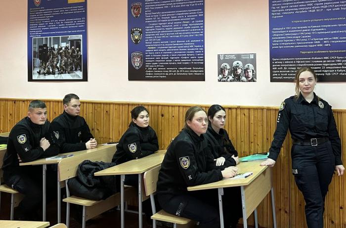 Бінарне заняття за участі слідчого