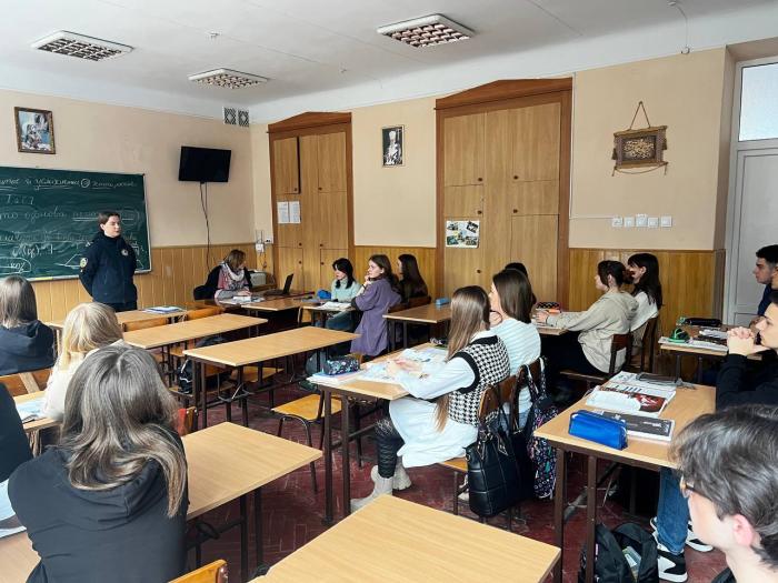 Тернопільським старшокласникам розповіли про навчання у ХНУВС
