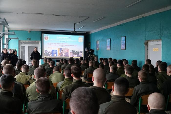 Ліцеїстам м. Кам’янець-Подільський розповіли про професію поліцейського