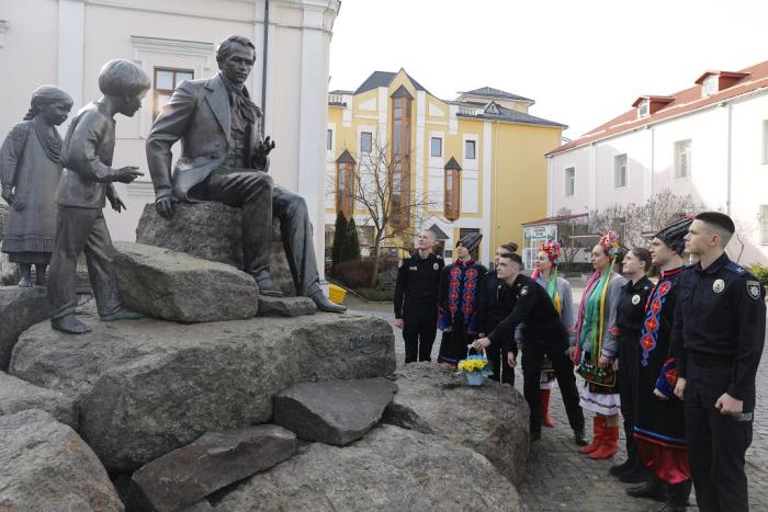 Курсанти університету вшанували пам'ять Тараса Шевченка