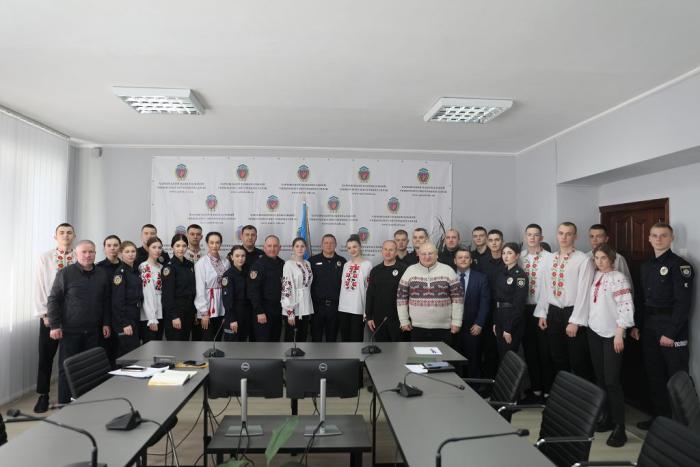 Поезія Шевченка єднає