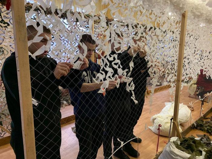 Плетіння маскувальних сіток – єднання заради перемоги