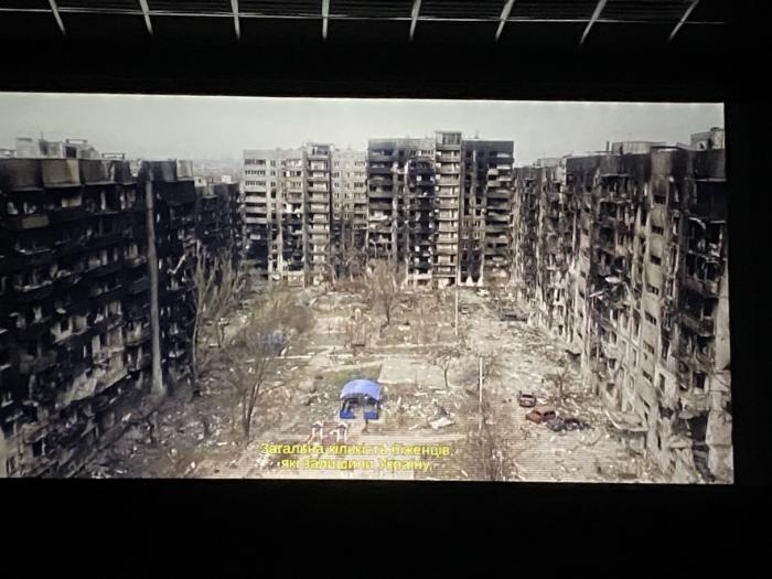 Перегляд фільму «20 днів у Маріуполі» 