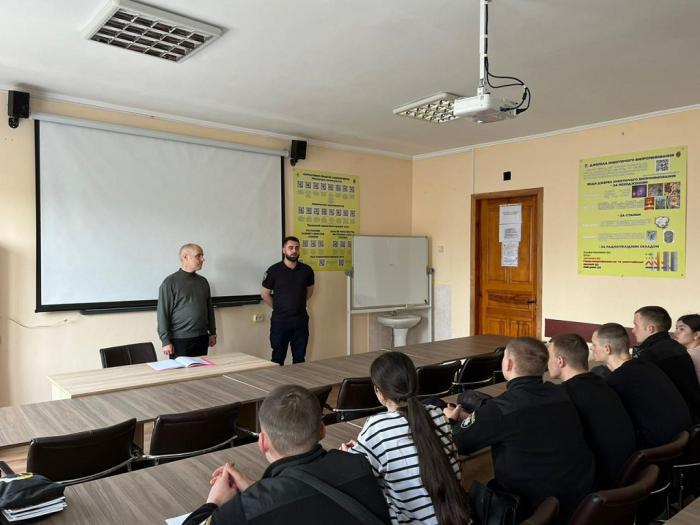 Бінарне заняття з питань конституційного права