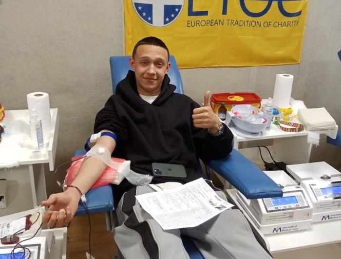 Допомога через донорство крові