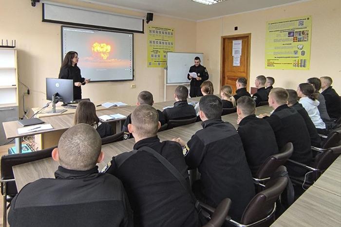 В університеті обладнано спеціалізовану навчальну аудиторію «Радіаційна безпека»