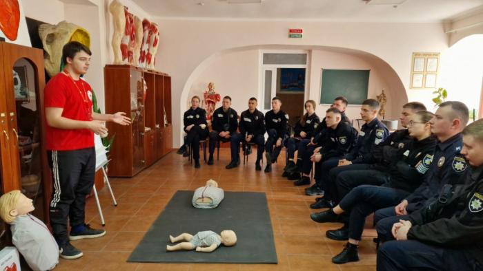 Випускники факультету № 1 пройшли тренінг із домедичної допомоги