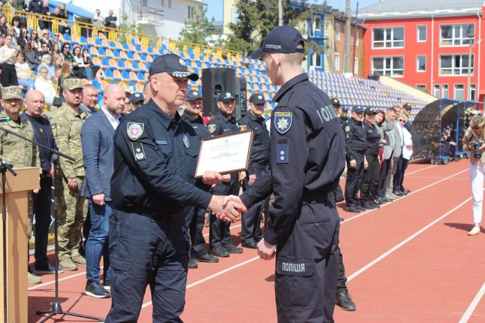 Employees and graduates of the University were honored for their diligent work and impeccable service