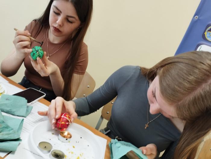 Студенти шанують та відроджують українські традиції