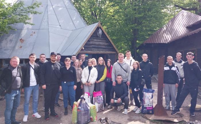 Волонтерська допомога притулку для тварин