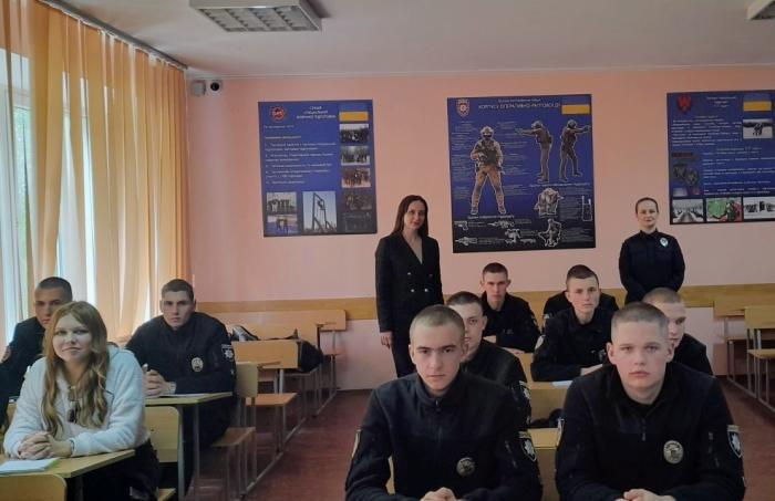 Розслідування крадіжки у приміщенні стало темою бінарного заняття