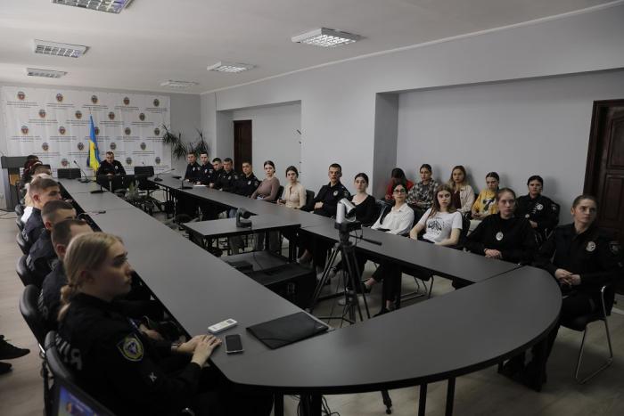 Миротворчі місії України стали темою факультативного заняття