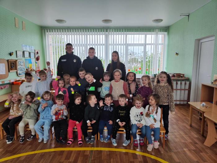 Курсанти університету завітали до маленьких кам’янчан