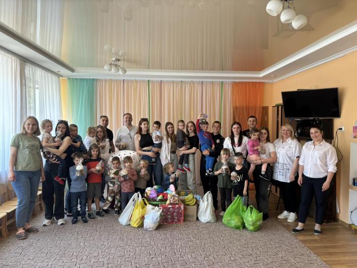 Великодня зустріч із друзями 