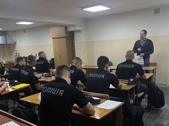 Профорієнтаційні зустрічі керівництва факультету № 6 зі слухачами інституту післядипломної освіти ХНУВС