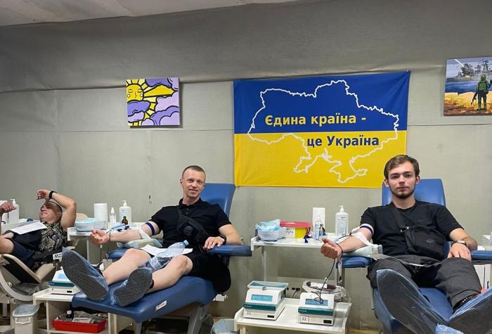 Допомога через донорство крові