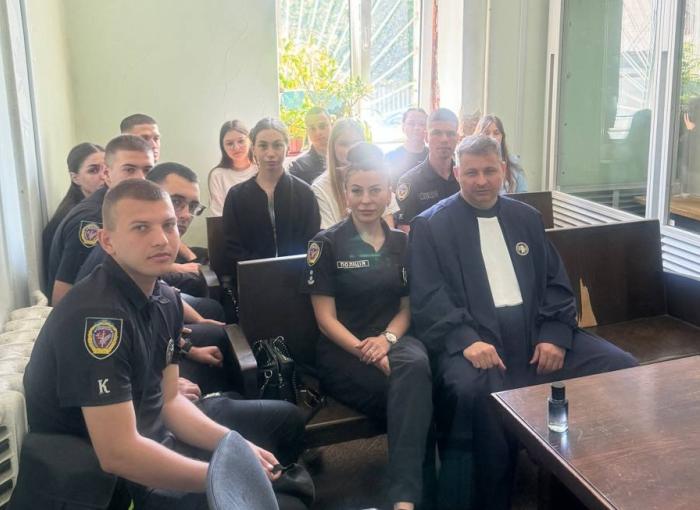 Бінарне заняття у міськрайонному суді