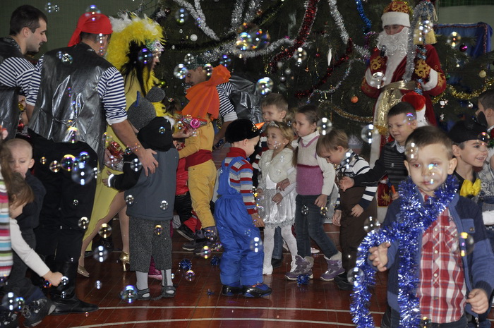 Зустрічаємо новорічні свята