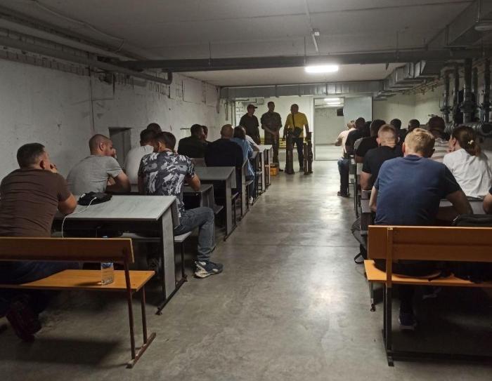 Бінарне заняття для поліцейських із вибухонебезпечних предметів