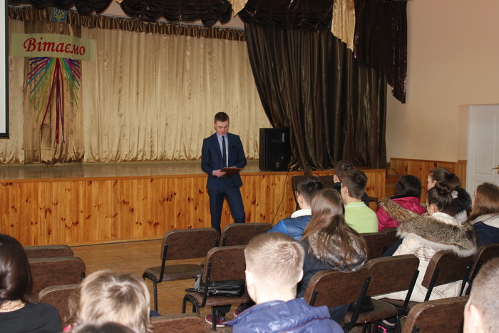 Представник університету зустрівся з майбутніми випускниками шкіл