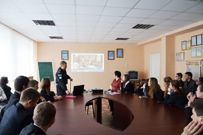 Професійні орієнтири – мир та безпека громадян