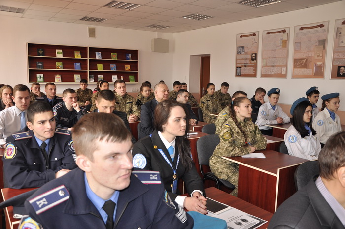Військово-патріотичне виховання молоді: досвід та перспективи