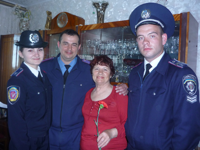 Курсанти поздоровили ветеранів зі Святом Перемоги