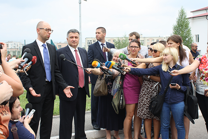 Прем’єр-міністр України Арсеній Яценюк про майбутніх харківських патрульних поліцейських