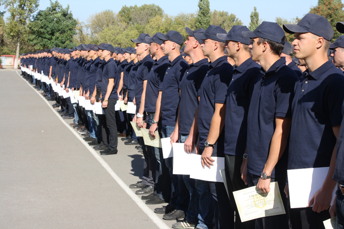 Працівники підрозділів нової патрульної служби Харкова отримали сертифікати про закінчення навчання