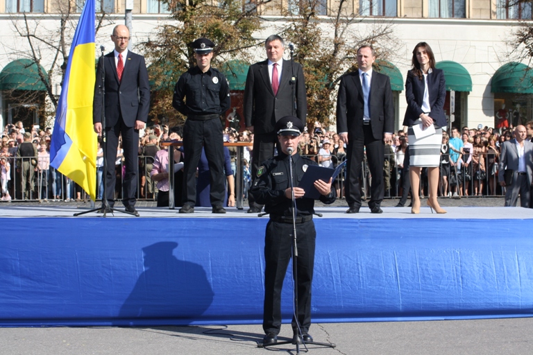 Голова Харківської ОДА Ігор Райнін звернувся з напутніми словами до працівників патрульної поліції Харкова