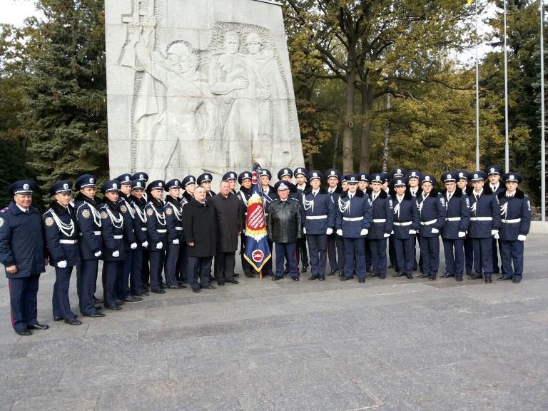 Представники університету взяли участь у покладанні квітів до Меморіалу Слави