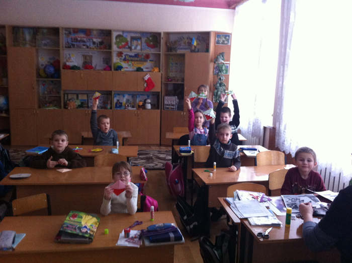 Представники університету навчають своїх підшефних сучасним технікам мистецтва