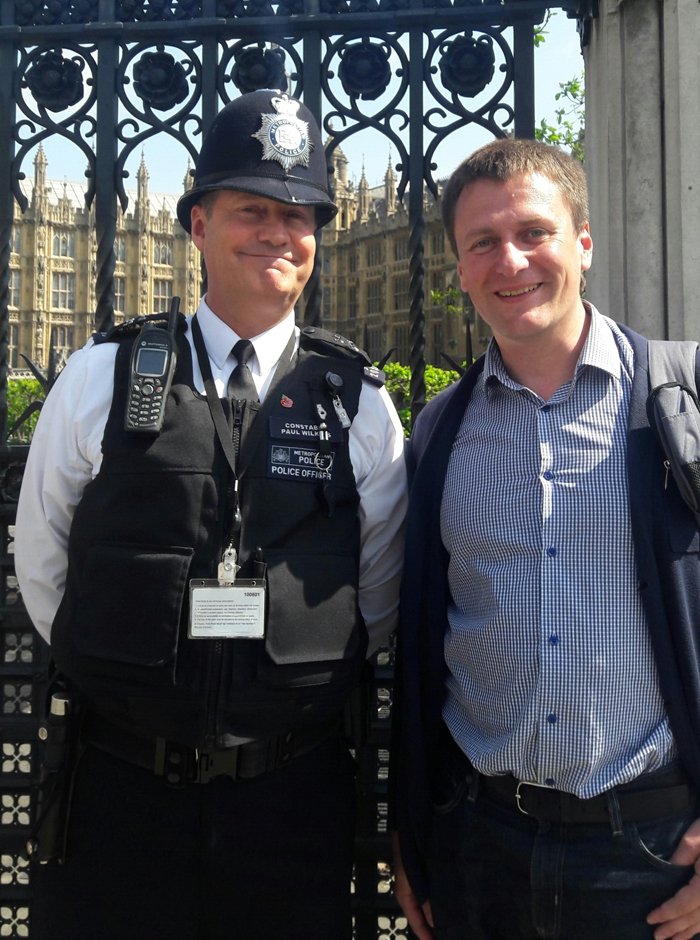 .University Representative Delivered a Speech in Cambridge