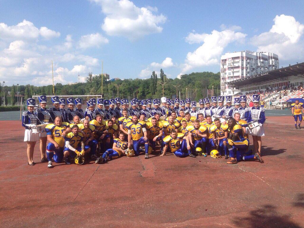 Ансамбль барабанщиць університету виступив на відкритті матчу Української ліги американського футболу