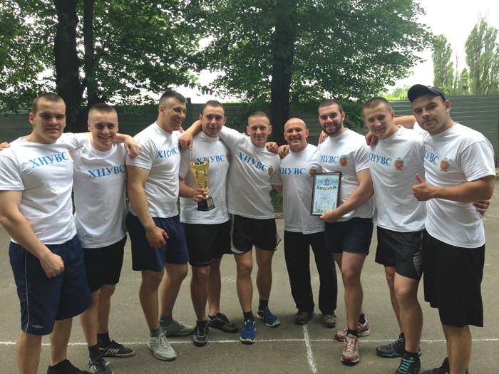 Змагання з перетягування канату