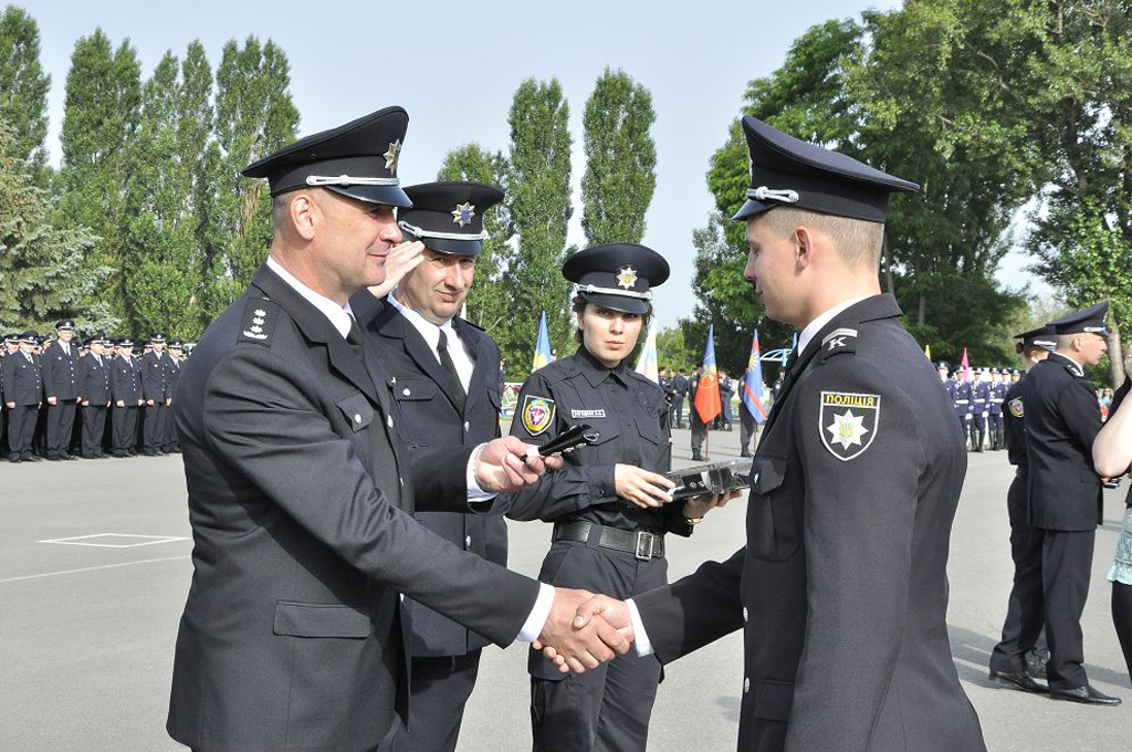 Випускники університету отримали погони офіцерів поліції