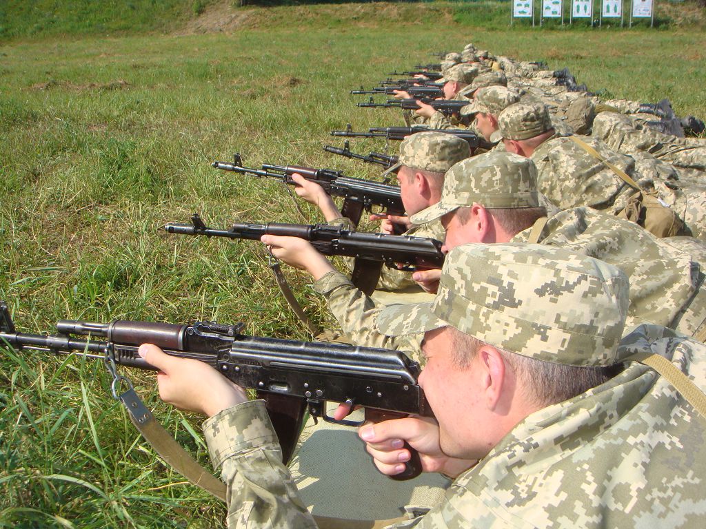 Навчальний збір студентів ХНУВС, які навчаються на кафедрі військової підготовки продовжується  