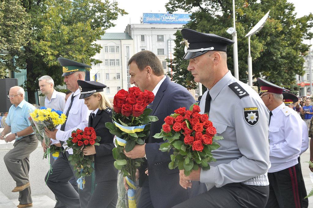 Представники університету взяли участь у покладанні квітів до пам’ятника Незалежності України
