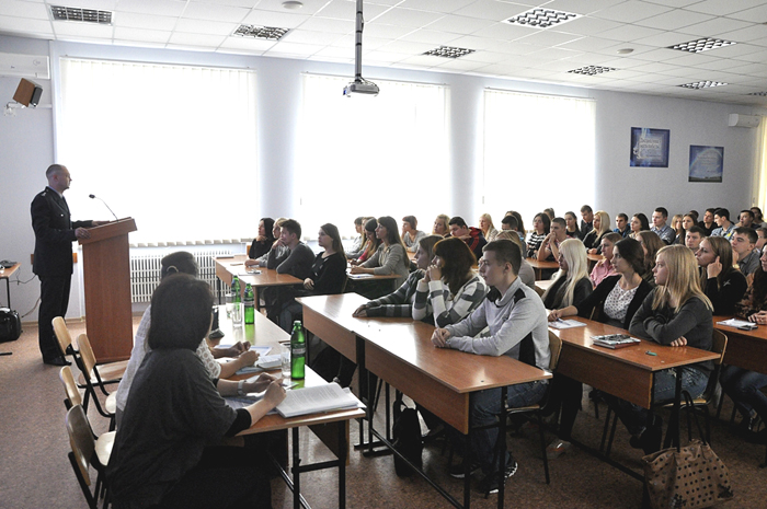 Представники Міжнародної фундації виборчих систем обговорили зі студентами університету проблеми державного фінансування політичних партій