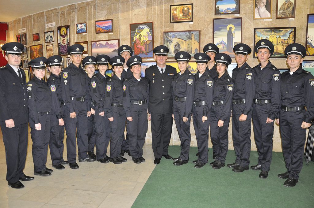 Ректор вишу разом із курсантами взяв участь у заходах з нагоди Дня працівника освіти