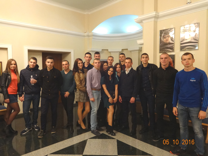 Курсанти відвідали театр