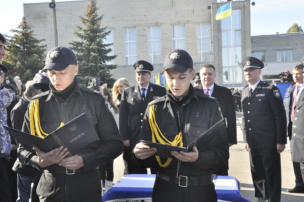 300 першокурсників Харківського національного університету внутрішніх справ склали Присягу працівника поліції (ФОТО, ВІДЕО)